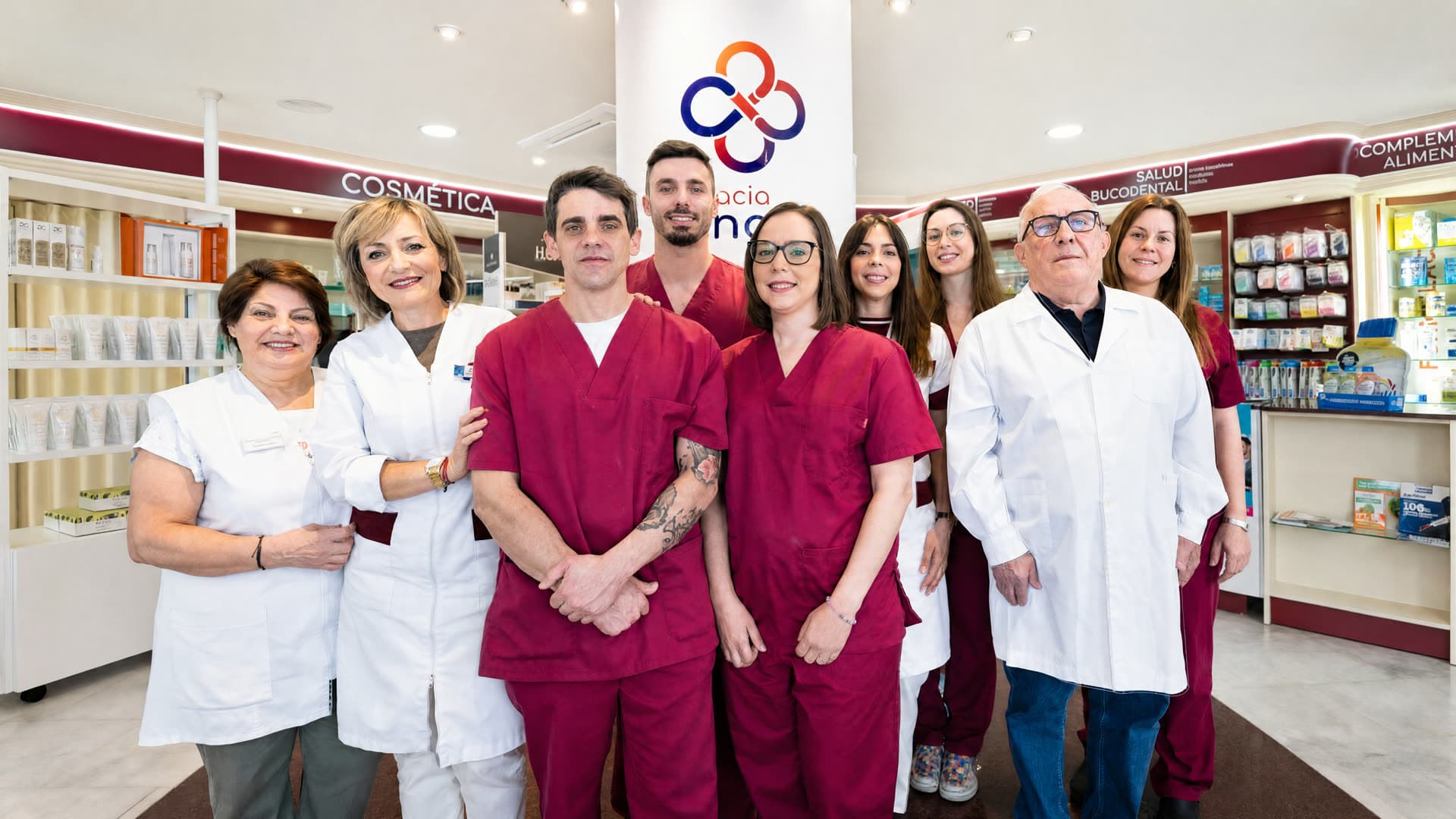 Foto · Farmacia Canales Team